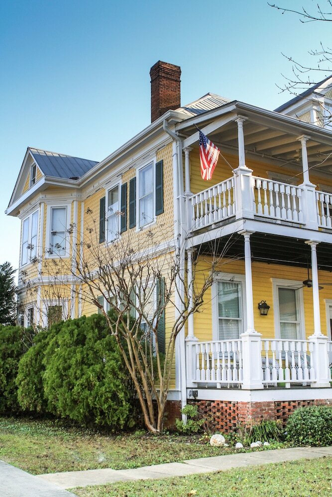 Фото Coombs Inn & Suites