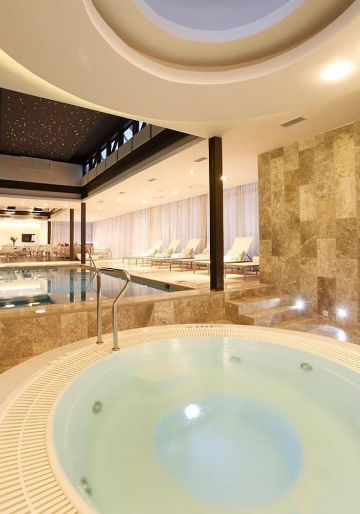 Фото Valley Lodge & SPA