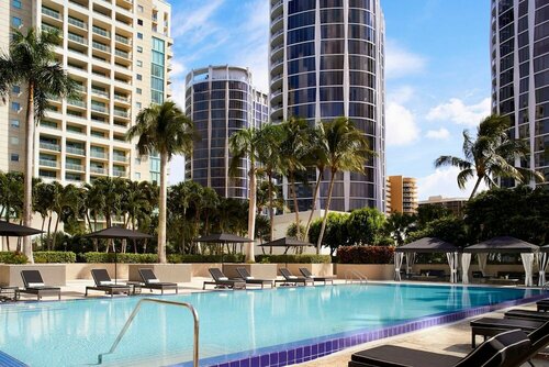 Внешний вид отеля The Ritz-Carlton Coconut Grove Miami в Майами, фото 1