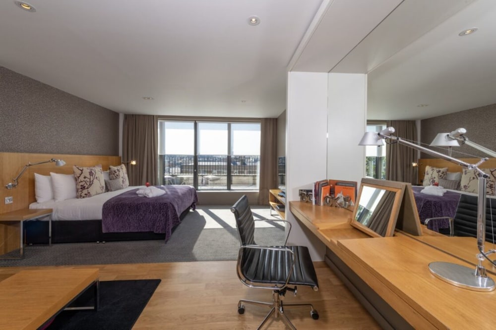 Фото Apex Temple Court Hotel