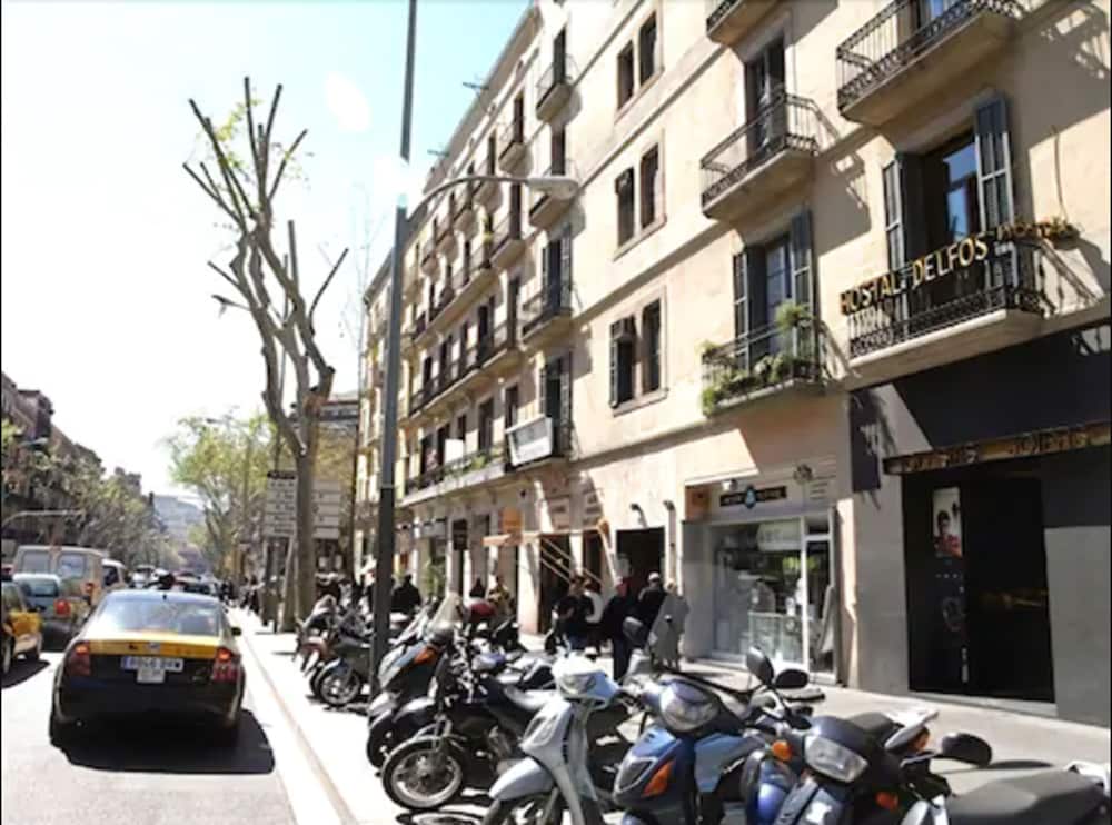 Фото Hostal Delfos