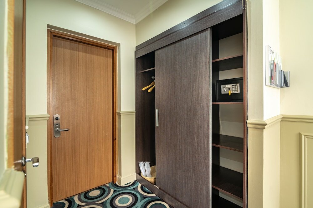 Фото Mildom Hotel