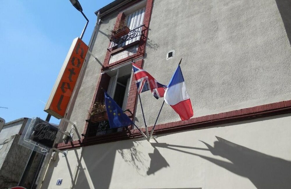 Фото Hôtel Le Petit Château