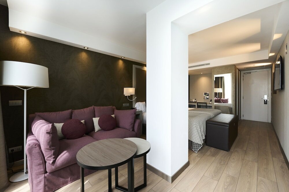 Фото Catalonia Square