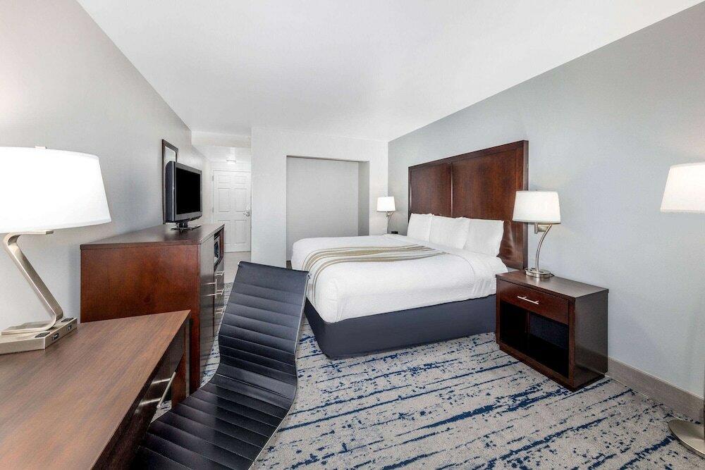 Фото La Quinta Inn by Wyndham Lynnwood