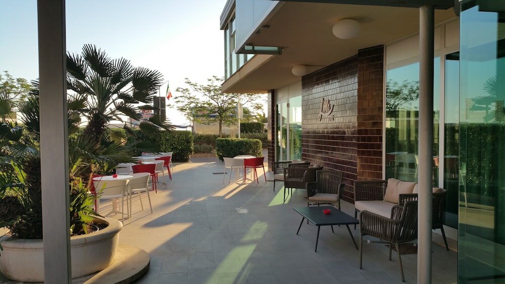 Фото Little Hotel