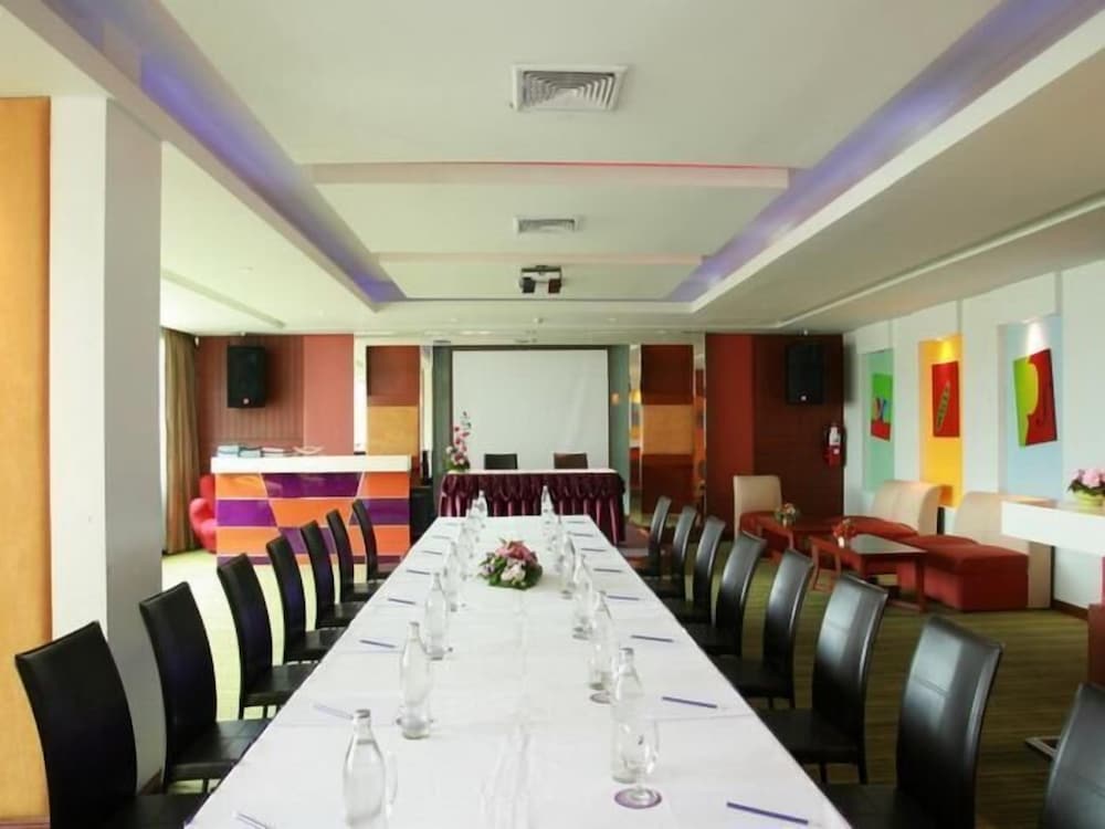 Фото Hip Bangkok