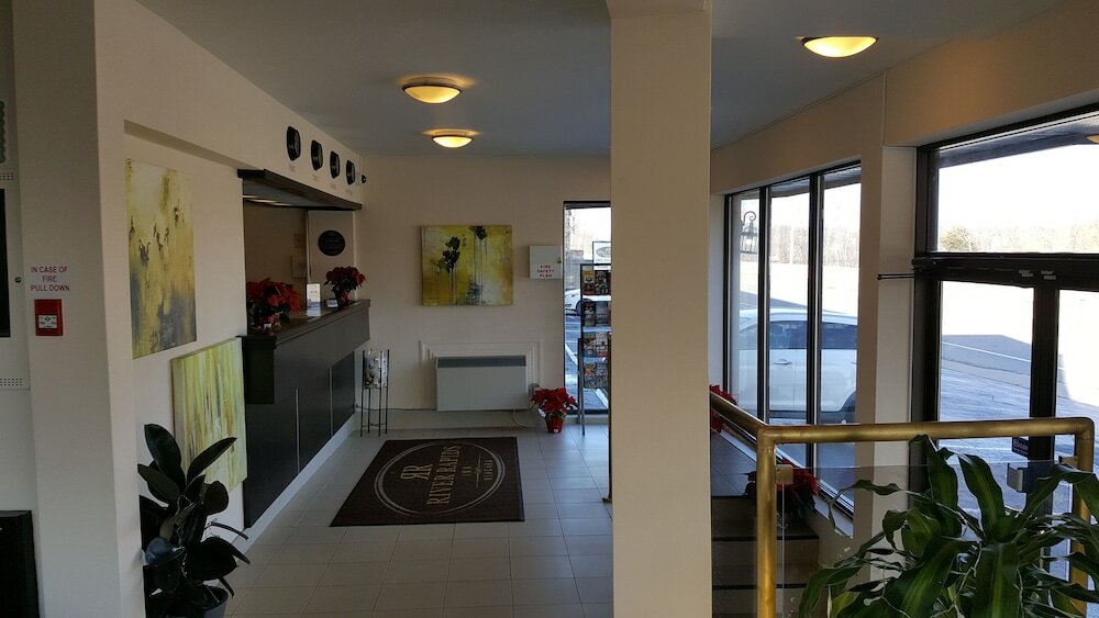 Фото River Rapids Inn