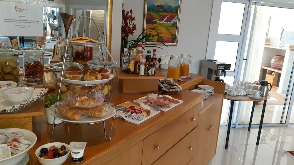 Фото Cinnamon House Bed and Breakfast