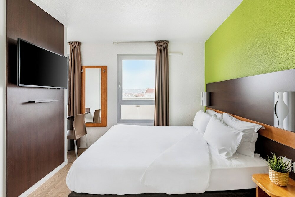 Фото Premiere Classe Lyon Centre - Gare Part Dieu