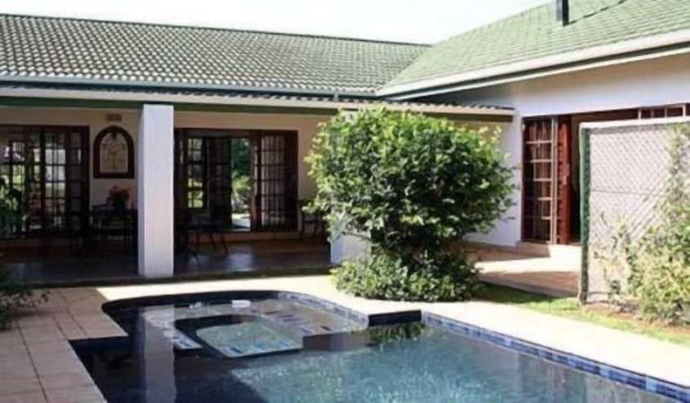 Фото Rivendell Bed and Breakfast