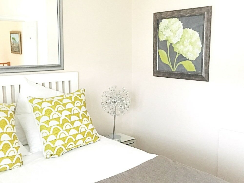 Фото No. 10 Caledon Street Guest House