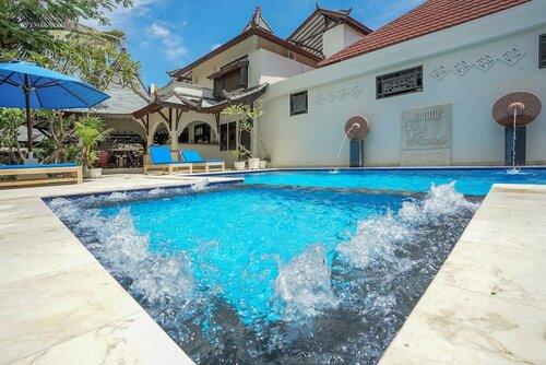 Гостиница Martas Hotel Gili Trawangan в Провинции Западные Малые Зондские острова