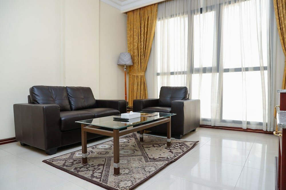 Фото Taj Plaza Hotel