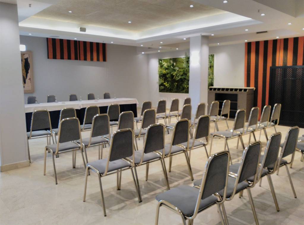 Фото Hotel Majadahonda