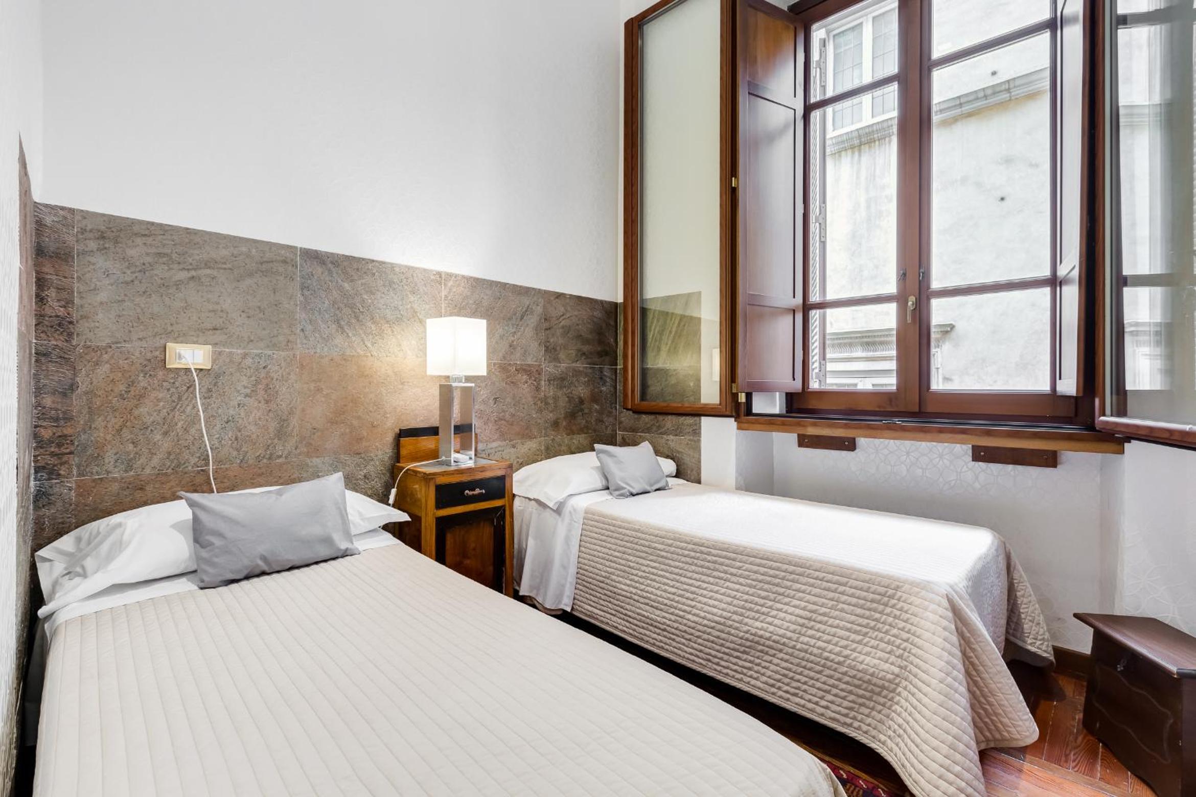 Фото Affreschi Su Roma Luxury B&b