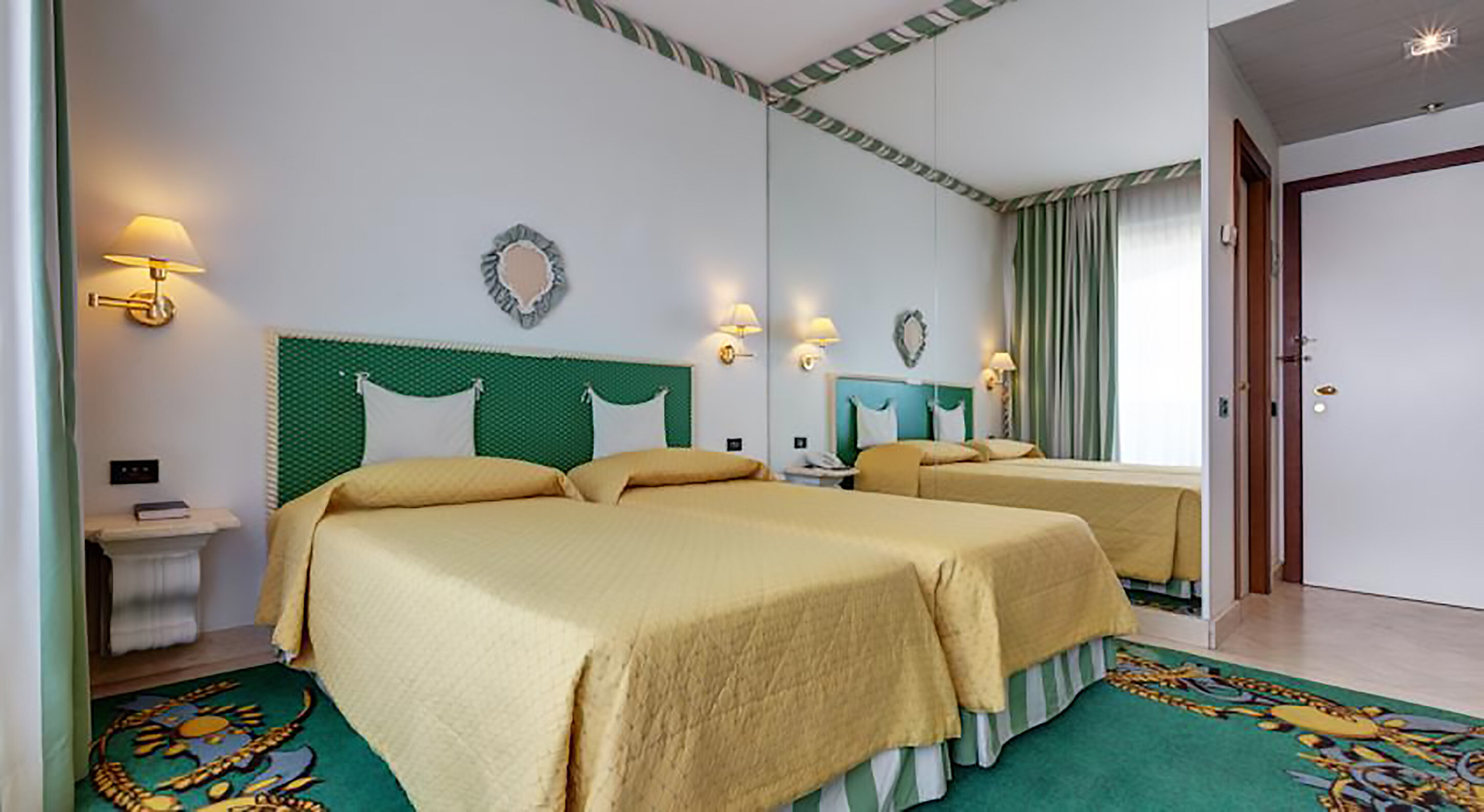 Фото Hotel Aris Garden