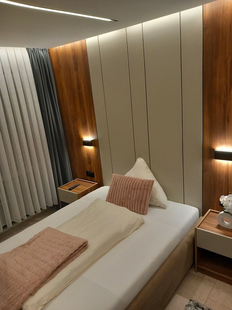 Фото Отель Hafez Bad Salzuflen