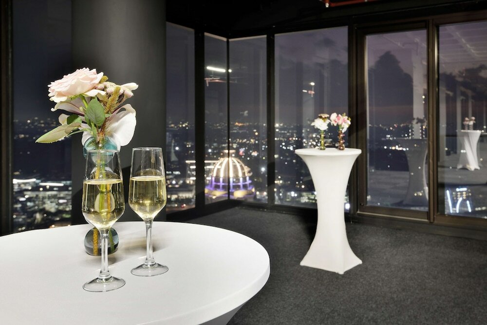 Фото The Leonardo