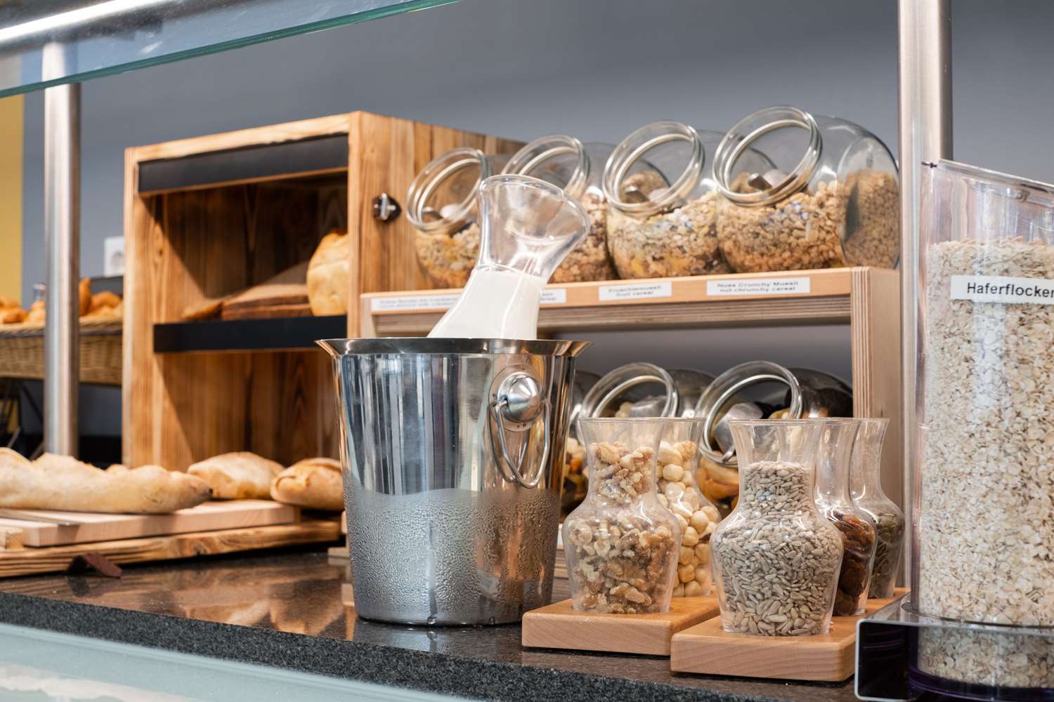 Фото Отель Premier Inn Hannover City University hotel