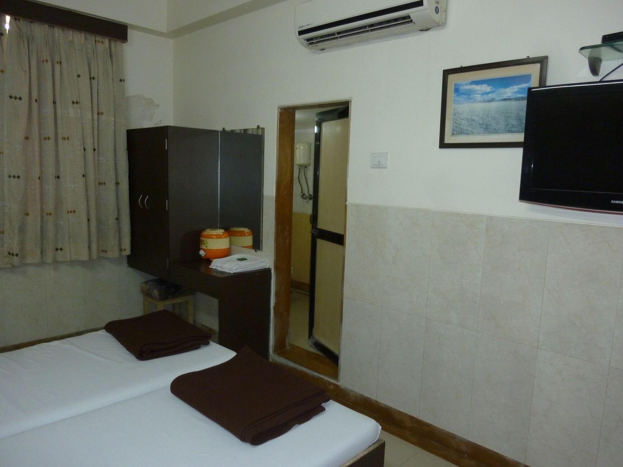 Фото Basera Hotel