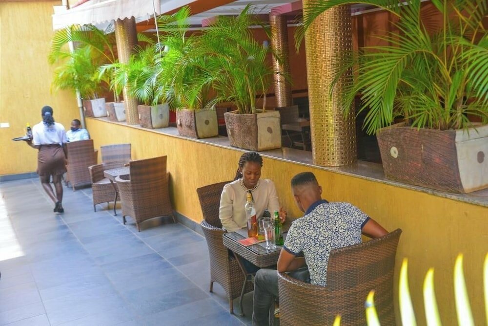 Фото G One Hotel