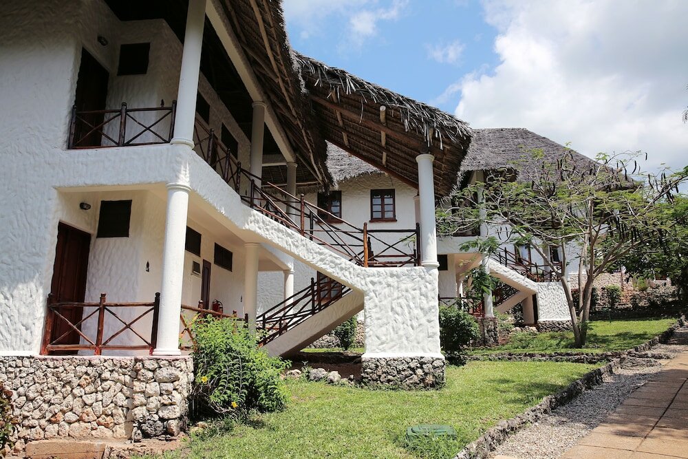 Фото Bluebay Beach Resort & SPA