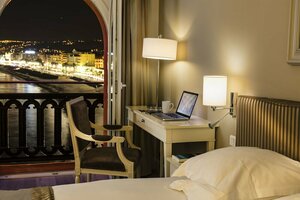 Hotel Suisse Nice (Provence-Alpes-Côte d'Azur, Alpes-Maritimes, Arrondissement de Nice, Nice, Quai Rauba Capeu, 15), hotel