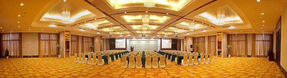 Фото Nade Freedom Hotel