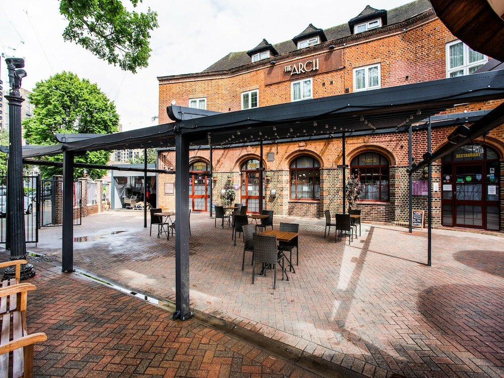 Фото Oyo The Arch, Wembly Stadium