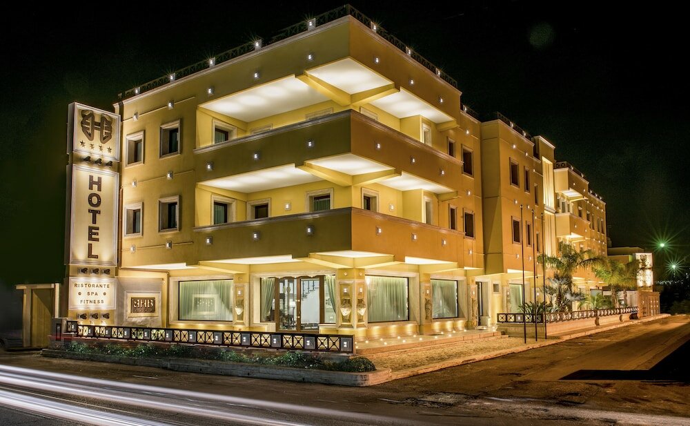 Фото отеля 1