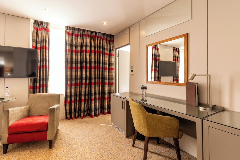 Фото DoubleTree by Hilton London - West End