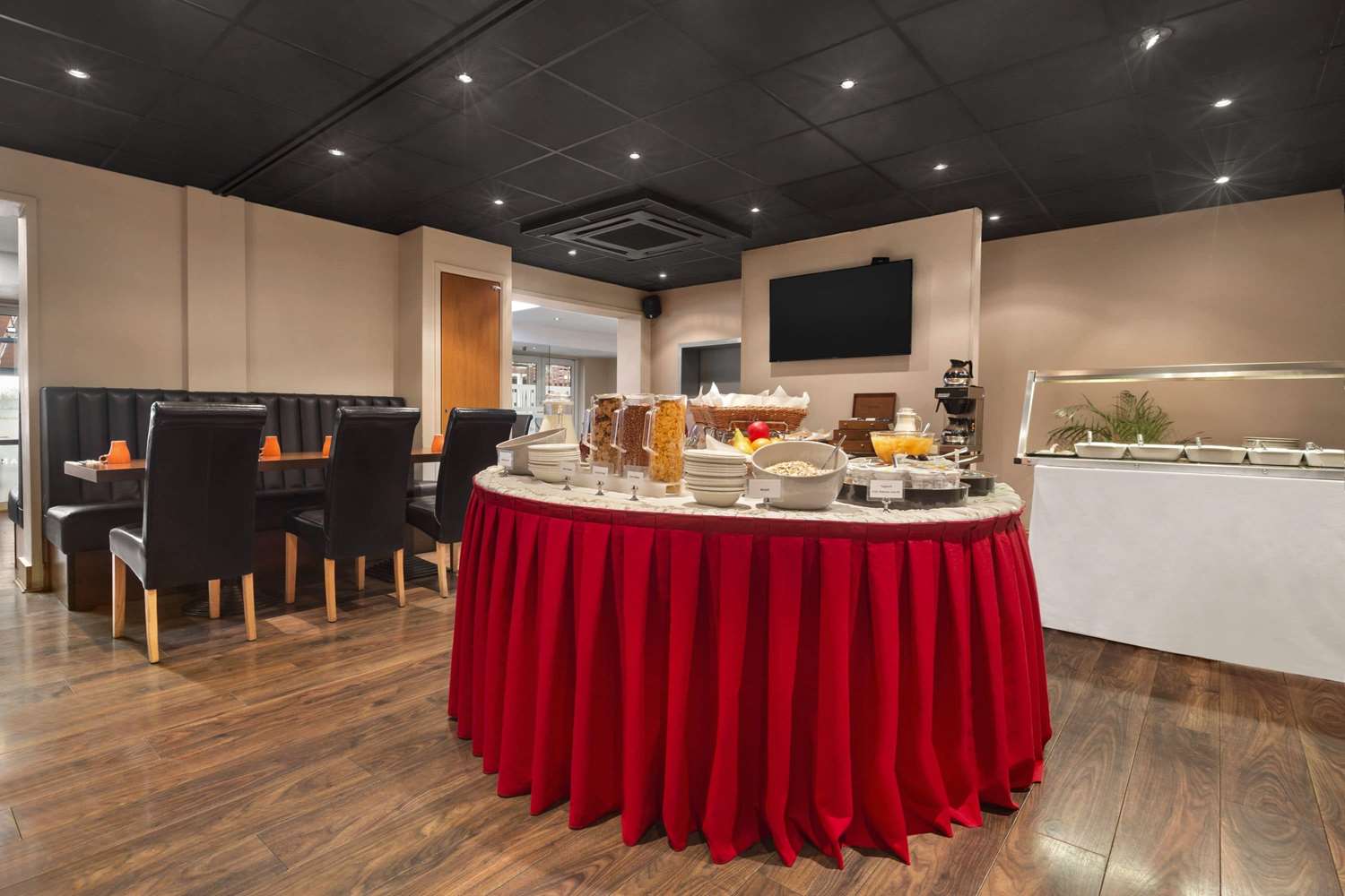 Фото Oyo Flagship London Finchley