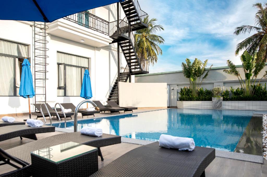 Фото Gold Beach Hotel