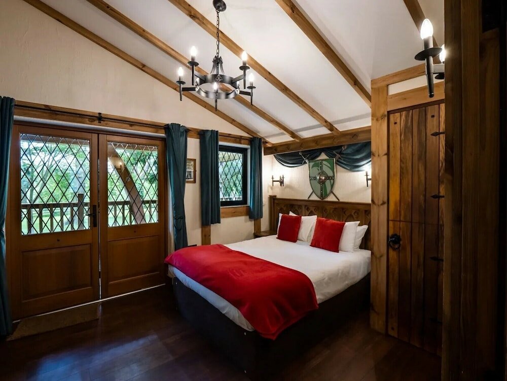 Фото Warwick Castle Knight's Village