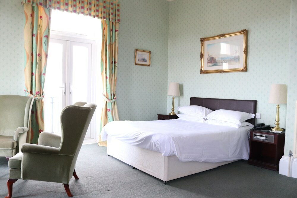 Фото The Esplanade Hotel