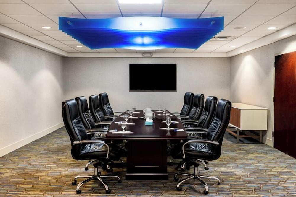 Фото Country Inn & Suites by Radisson, Downtown Albany New York