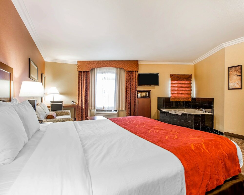 Фото Comfort Suites Oceanside Camp Pendleton Area