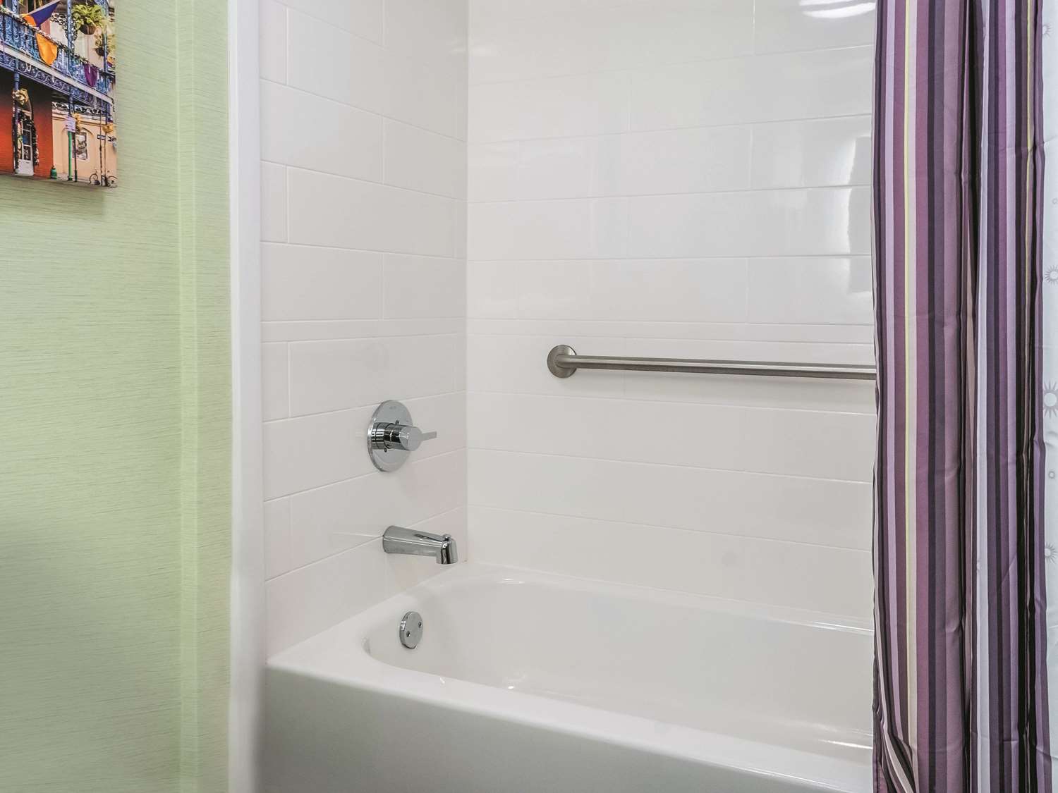 Фото La Quinta Inn & Suites by Wyndham New Orleans Downtown