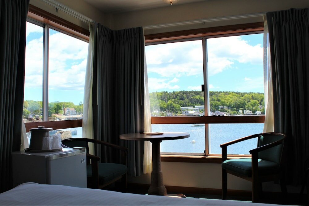 Фото Tugboat Inn