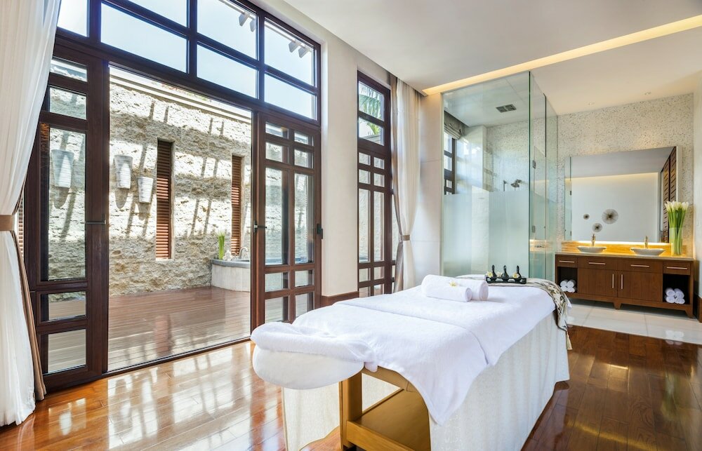 Фото The St. Regis Sanya Yalong Bay Resort