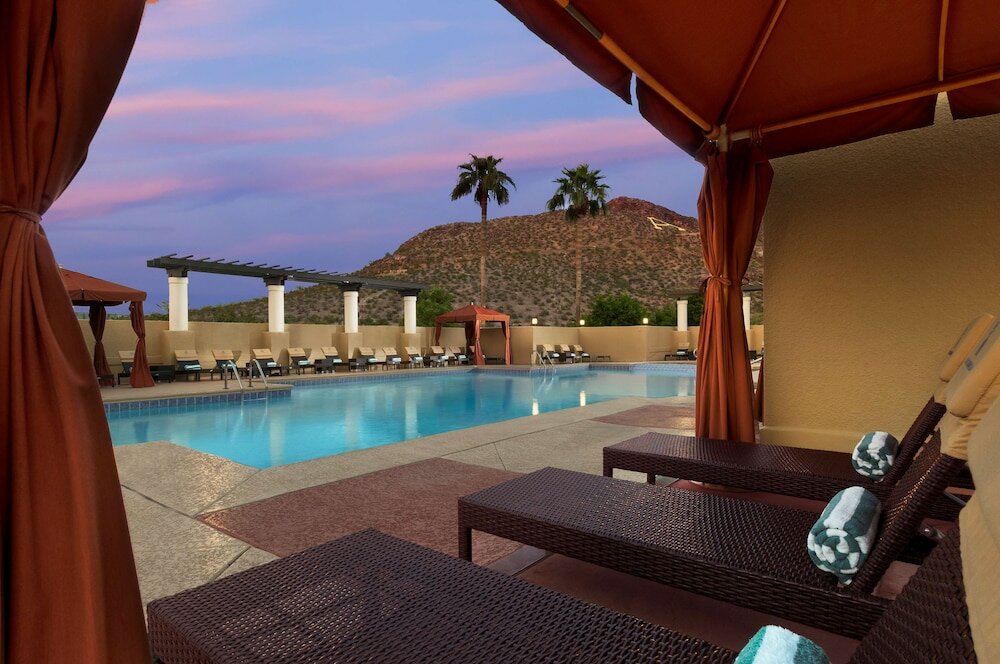 Фото Tempe Mission Palms, a Destination by Hyatt Hotel