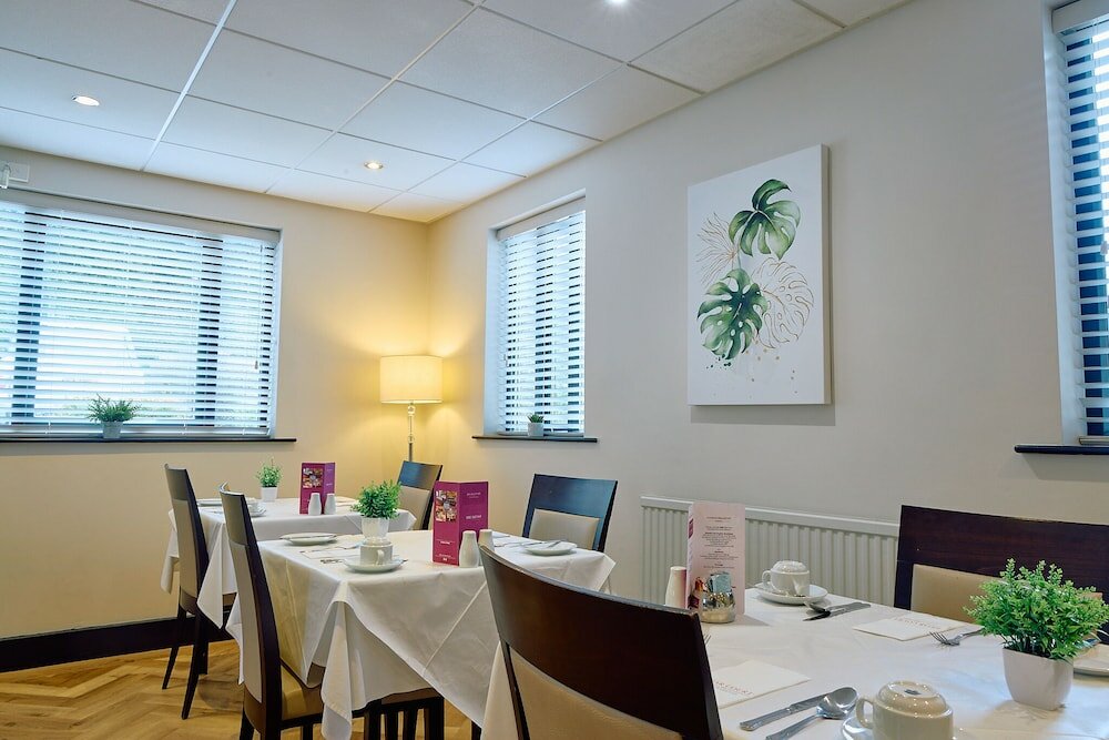 Фото Briar Court Hotel