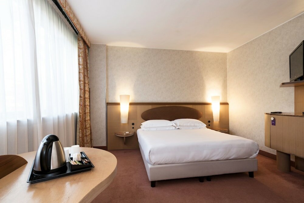 Фото Mercure Roma West