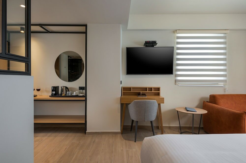 Фото Hyperion City Hotel