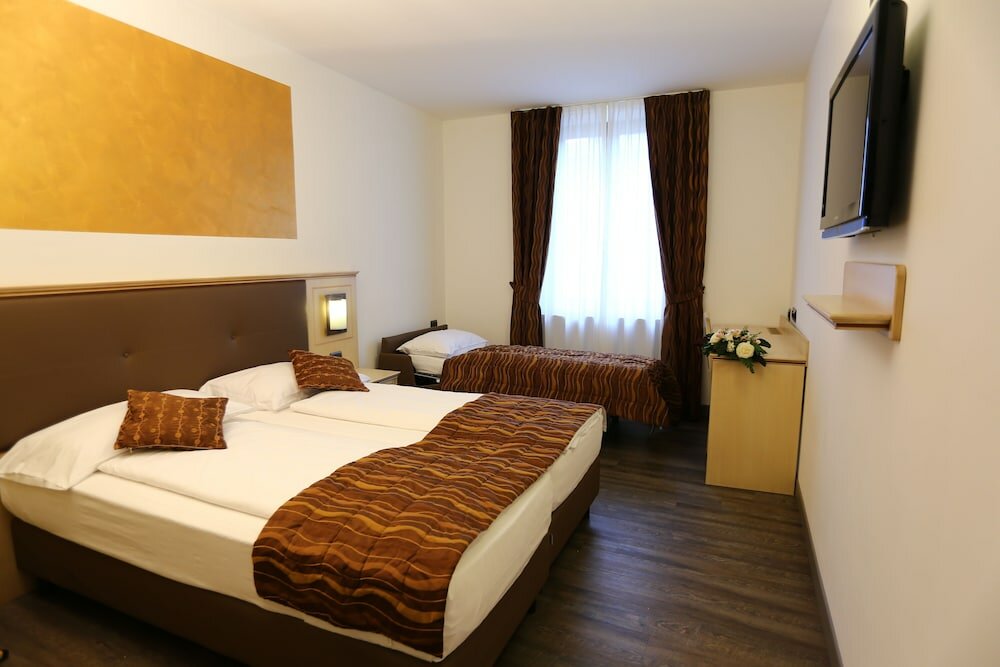 Фото Hotel Portici Romantik & Wellness