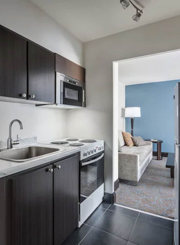 Фото Ottawa Embassy Hotel & Suites