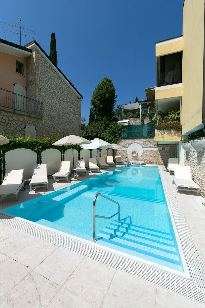 Фото Hotel Serenella