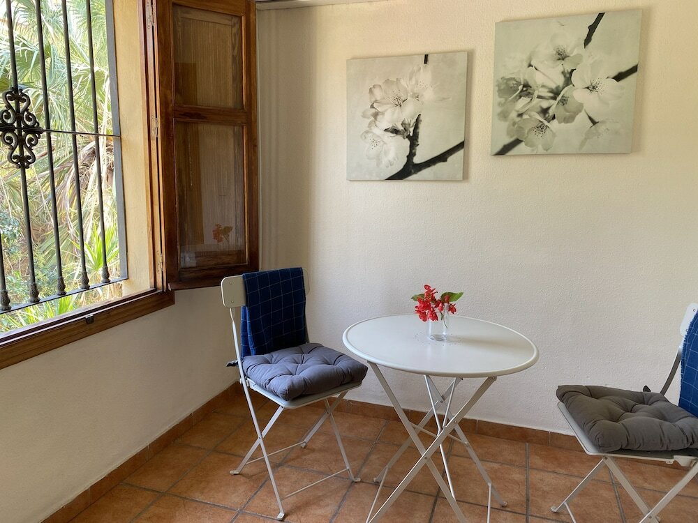 Фото Hostal Moscatel