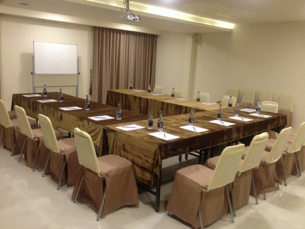 Фото Ingtara Hotel